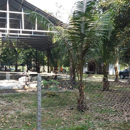 Chalet Kampong Semawar Kuala Kangsar Exterior photo