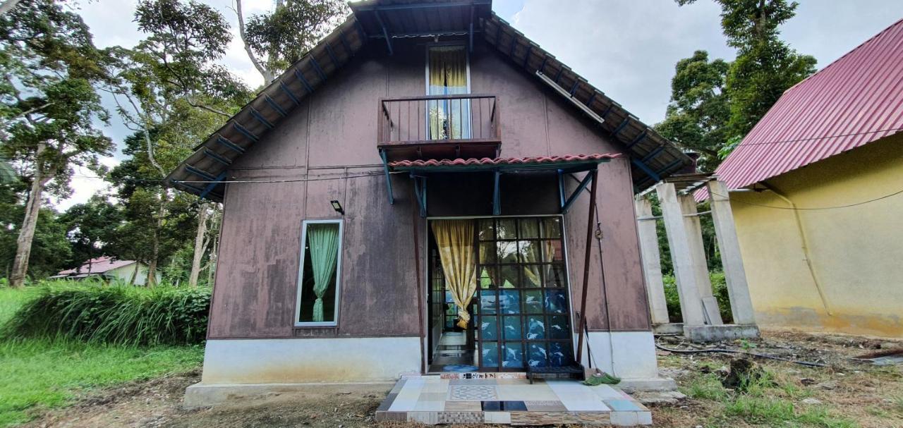Chalet Kampong Semawar Kuala Kangsar Exterior photo