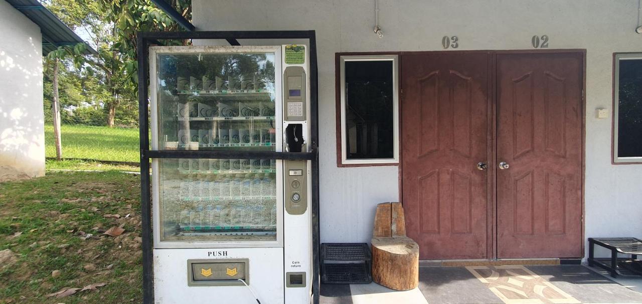 Chalet Kampong Semawar Kuala Kangsar Exterior photo