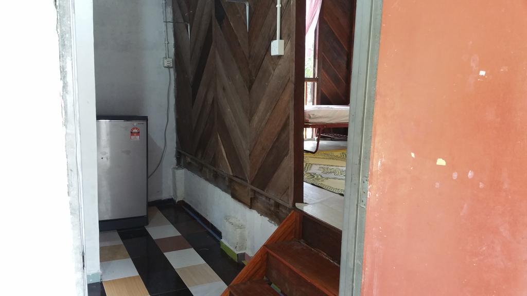 Chalet Kampong Semawar Kuala Kangsar Exterior photo